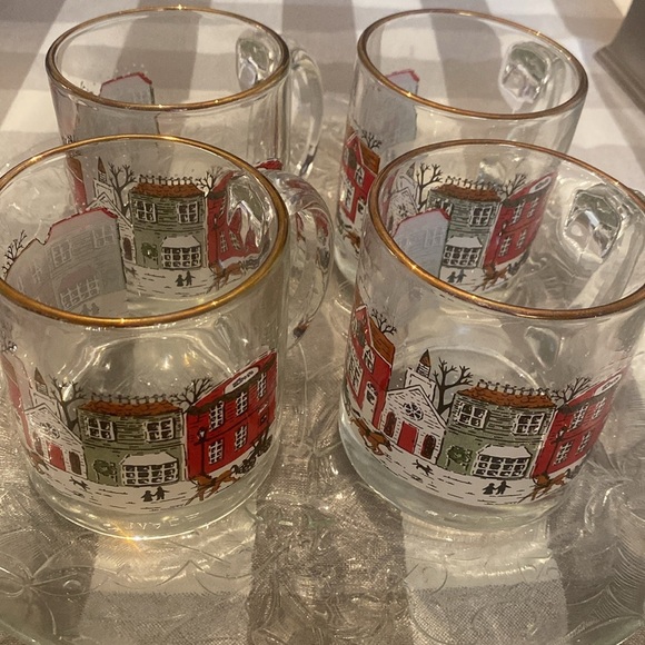 Set of 4 vintage Libbey glass mugs made in USA Christmas town scene w/gold rim - Picture 2 of 6